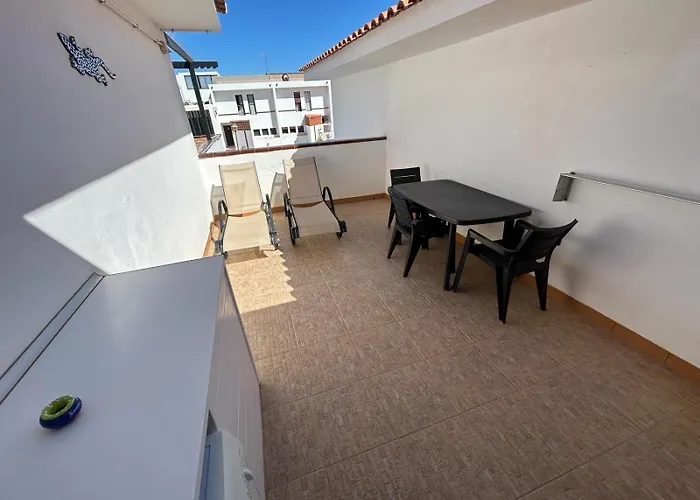 Apartmán Lovely Newly Refurbished 1 Bedroom Flat Minutes From Sandy Beach,private Terrace