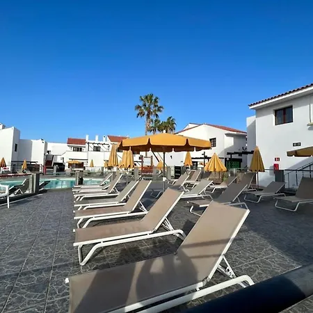 Lovely Newly Refurbished 1 Bedroom Flat Minutes From Sandy Beach,private Terrace Apartamento