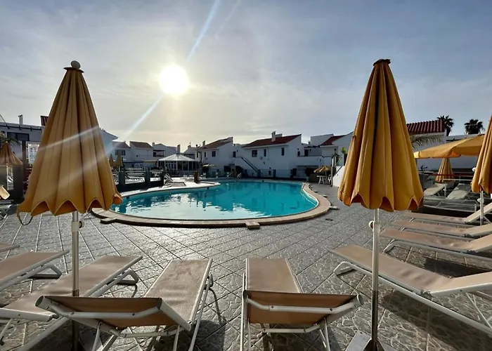 Lägenhet Lovely Newly Refurbished 1 Bedroom Flat Minutes From Sandy Beach,private Terrace *